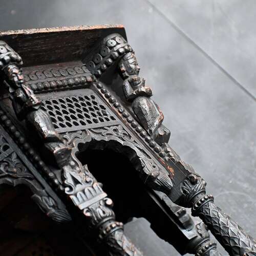 Burmese Table
