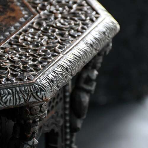 Burmese Table