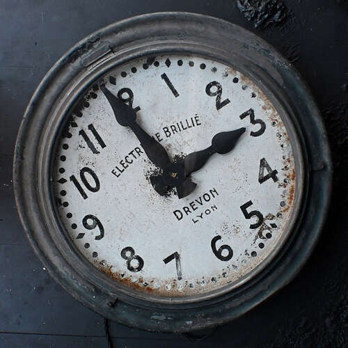 Station clock