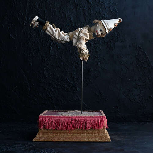 Tightrope Walker Automaton