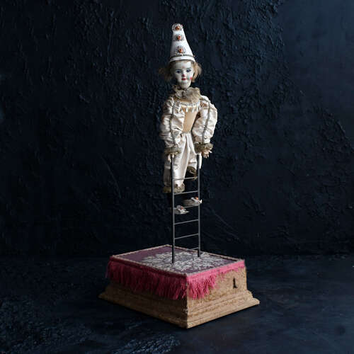 Tightrope Walker Automaton