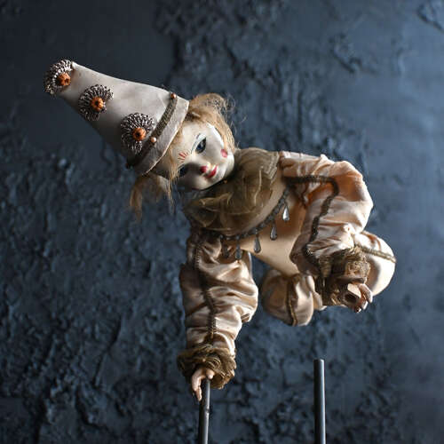 Tightrope Walker Automaton